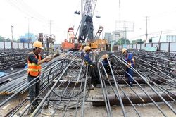 Thúc đẩy đầu tư công: 'Quyết liệt là chưa đủ, cần khuôn khổ pháp lý mạnh dạn hơn'
