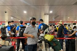 Khách 'la làng' vì bị delay 3 lần ở Tân Sơn Nhất