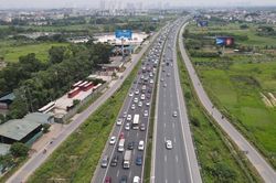 Cao tốc Pháp Vân - Cầu Giẽ ùn ứ nhiều giờ đồng hồ