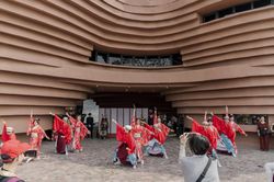 Nhà Đấu giá Nghệ thuật CHỌN de l'art trưng bày 5 thanh bảo kiếm NhậtSáng nay, tại Hà Nội khai mạc triển lãm 5 thanh cổ kiếm Nhật Bản được chứng nhận bảo tồn.
