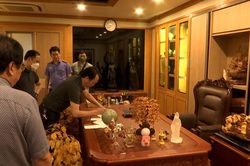 Hình ảnh khám xét nơi làm việc của doanh nhân Nguyễn Thị Thanh Nhàn