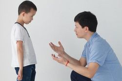 Tránh lạm dụng 'rao giảng', chỉnh đốn con