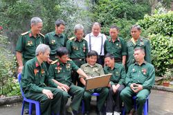 Khát vọng hòa bình và độc lập dân tộc