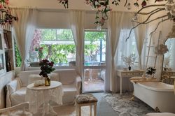 Chàng trai độc thân chi 35 triệu đồng để trang trí phòng trọ