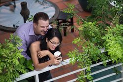 Cô gái Hà Nội lấy chồng Mỹ nhờ một ly cà phê ở hội chợ