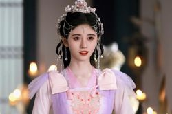 Cúc Tịnh Y khiến người hâm mộ ngán ngẩm vì lối trang điểm 'vạn năm không đổi' trong phim mới