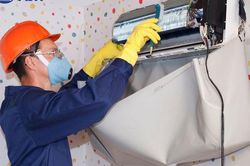 Dịch vụ bảo dưỡng đồ điện tăng giá theo nắng nóng