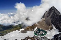 Bí mật rùng rợn về 'hồ của người chết' trên dãy Himalaya