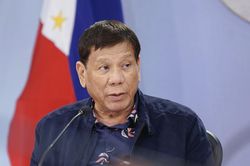 Ông Duterte sẽ cấm đá gà online