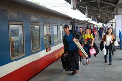 Đường sắt tăng cường 10 đôi tàu tới các 'điểm nóng' du lịch