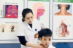 Hoang mang vì con trai sau dậy thì lại đổi giọng 'mai mái'