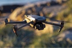 Lý do thực sự khiến Trung Quốc ngừng bán drone cho cả Nga và Ukraine