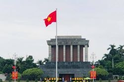 Gần 45 nghìn lượt người vào Lăng viếng Bác dịp nghỉ lễ 30/4 - 1/5