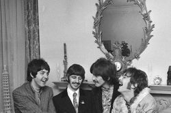 The Beatles và dấu ấn đặc sắc lên tứ đại anh hào Champions League