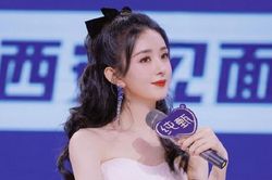 Triệu Lệ Dĩnh: Từng bị cười cợt vì xuất thân nông thôn, muốn đóng vai chị đại giang hồ