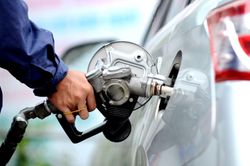 Kinh tế Kinh tế Xăng tăng, dầu giảm