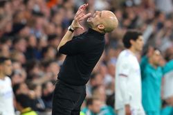 Pep Guardiola trả giá đắt vì quyết định mạo hiểm