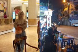 Đã bắt được tài xế taxi trong vụ 2 nữ du khách Nga bị cướp điện thoại trên phố cổ Hà Nội