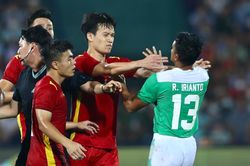 Hoàng Đức phản ứng gay gắt trước hành động xấu của U23 Indonesia