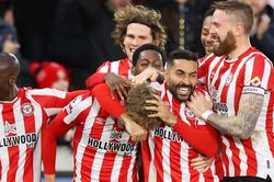 Soi kèo nhà cái Brentford vs Southampton. Nhận định, dự đoán bóng đá Ngoại hạng Anh (21h00, 7/5)