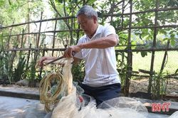 'Lão ngư', cầu nối đoàn kết lương - giáo ở làng biển Hà Tĩnh