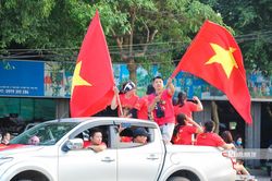 CĐV tiếp lửa trước trận đại chiến U23 Việt Nam gặp U23 Indonesia