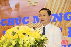 Các đồng chí lãnh đạo tỉnh gặp mặt chức sắc, chức việc Phật giáo nhân Đại lễ Phật Đản