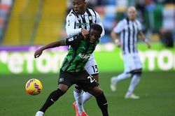 Soi kèo nhà cái Sassuolo vs Udinese. Nhận định, dự đoán bóng đá Serie A (23h00, 7/5)
