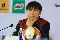 HLV Shin Tae Yong đổ lỗi trọng tài, tìm cớ trách U23 Việt Nam sau thua đậm