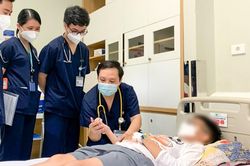 Tự ý mua rắn độc về nuôi làm thú cưng, bé trai 13 tuổi bị rắn cắn nguy hiểm tính mạng
