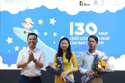 Làm bạn cùng con