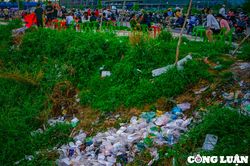 TP. HCM: Khu đô thị mới Thủ Thiêm 'ngập' rác, phát hiện các ống kim tiêm