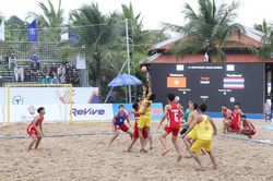 Bóng ném bãi biển nam Việt Nam chạm một tay vào HCV SEA Games 31