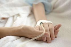 Con nôn trớ, đau bụng có nên đề nghị bác sĩ xét nghiệm men gan để tìm viêm gan bí ẩn?