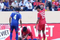 Cầu thủ U23 Lào cứu đối thủ nuốt lưỡi