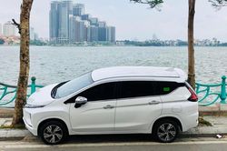 Màn đỗ xe 'gây lú' ở Hồ Tây: Cư dân mạng muốn một lần được diện kiến 'cao nhân'