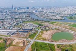 Nhiều khu đất vàng trung tâm thành phố bị sử dụng lãng phí