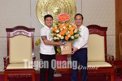 Lãnh đạo tỉnh gặp gỡ tuyển thủ quốc gia Nguyễn Quang Hải