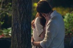 Kết hôn được 27 năm, chồng không khỏe nhập viện nhân tiện 'cắm sừng' vợ
