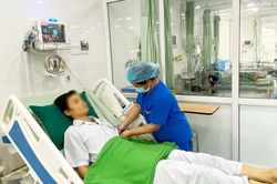 Suy gan cấp do uống paracetamol liên tục trong 2 tháng