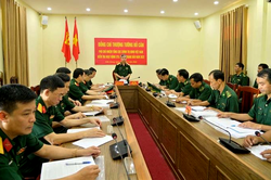 Thượng tướng Đỗ Căn kiểm tra công tác Đảng, công tác chính trị tại Biên phòng cửa khẩu cảng Dương Đông