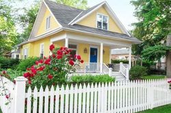 Bất ngờ trước những hàng rào đẹp mê ly cho nhà cấp 4