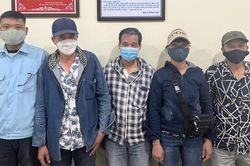 Nhóm xe ôm 'cò mồi' ăn chênh lệch theo đơn thuốc