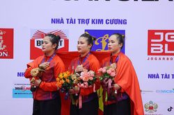 Ba VĐV Pencak Silat bật khóc sau khi đem HCV về cho Việt Nam