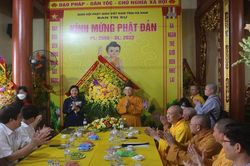 Trưởng Ban Dân vận Trung ương chúc mừng lễ Phật đản tỉnh Hà Nam