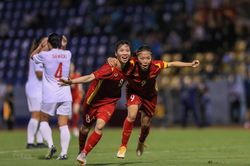 Bóng đá nữ Việt Nam đánh bại Philippines trong trận ra quân