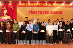 Gặp mặt Đoàn đại biểu người có uy tín trong đồng bào dân tộc thiểu số