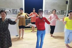 Chính trị - Xã hội Phụ nữ Hào hứng với phong trào dân vũ