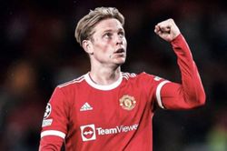 Man United muốn có Frenkie de Jong từ Barca
