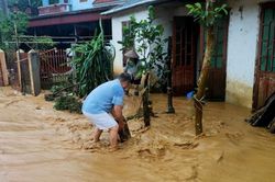 Mưa lũ cuốn trôi nhà, khiến 1 người tử vong ở Bắc Kạn